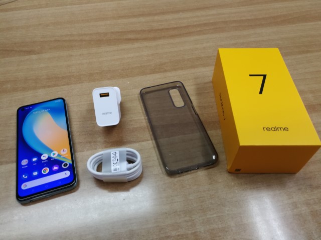 unboxing-hands-on-realme-7