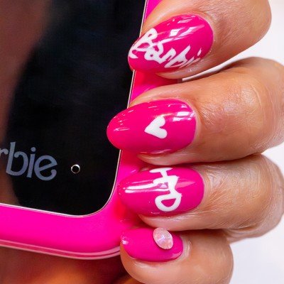 -barbie-phone-hmd