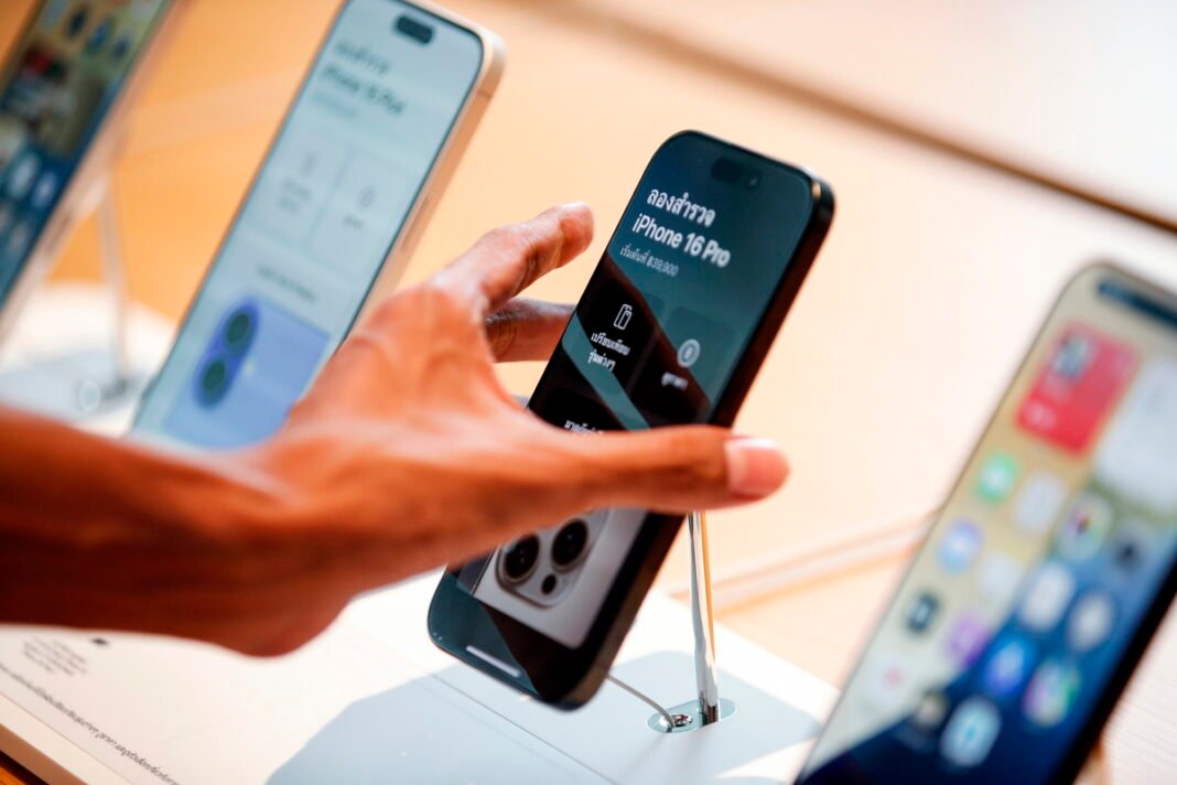 Οι-gen-zers-δείχνουν-την-προτίμησή-τους-στα-μεταχειρισμένα-iphone.-Γιατί-λένε-όχι-στα-ακριβά-νέα-μοντέλα