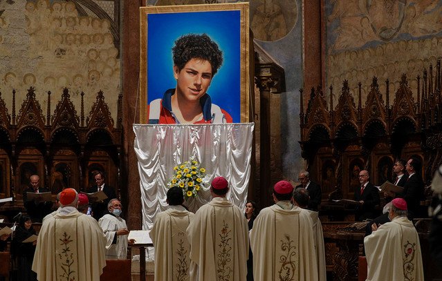 Ο-«influencer-του-Θεού»-carlo-acutis-γίνεται-ο-πρώτος-millennial-άγιος