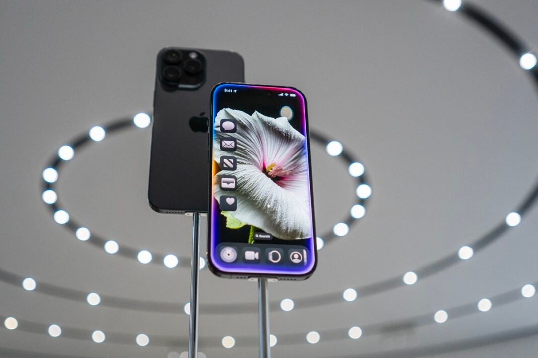iphone-se:-Η-apple-ανατρέπει-τα-δεδομένα-με-το-πιο-προσιτό-της-μοντέλο-–-Πόσο-θα-κοστίζει