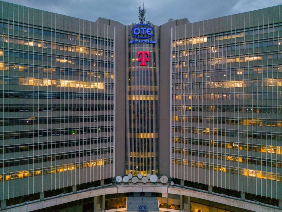 Στην-εποχή-«cosmote-telekom»-περνάει-ο-ΟΤΕ-–-Πού-στοχεύει-η-στρατηγική-απόφαση-για-ένωση-των-δύο-brands