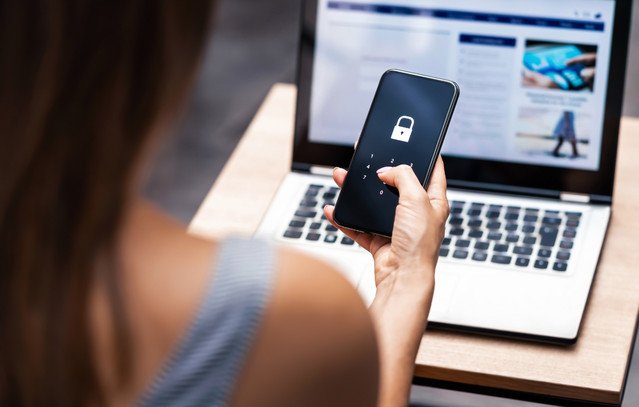 Πώς-να-εντοπίσετε-και-να-διαγράψετε-τα-προσωπικά-σας-δεδομένα-στο-διαδίκτυο