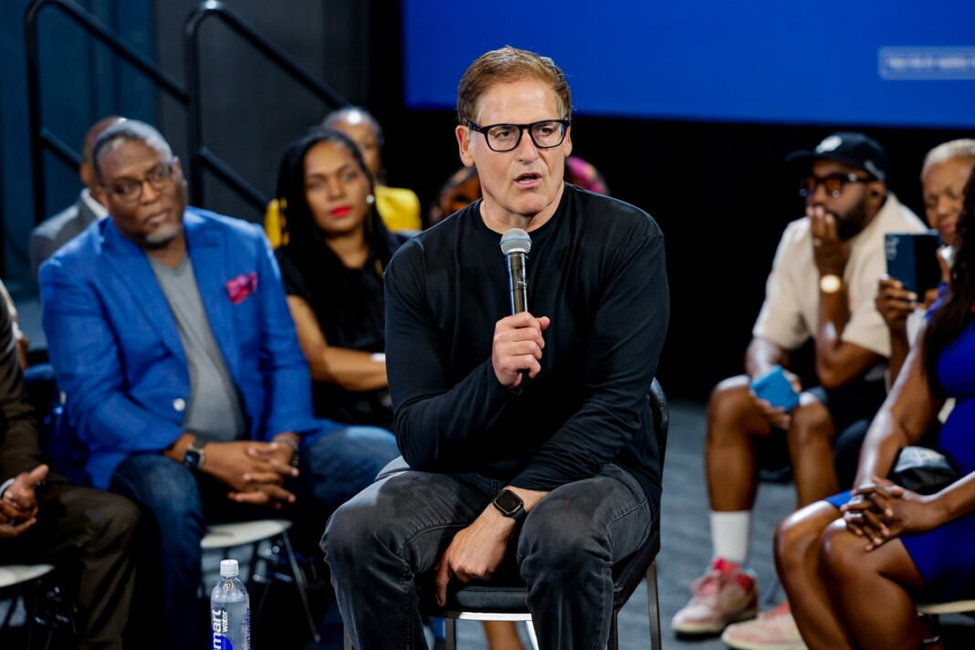 Μαρκ-Κιούμπαν:-«Η-τεχνητή-νοημοσύνη-δημιουργεί-θέσεις-εργασίας,-δεν-τις-καταστρέφει»