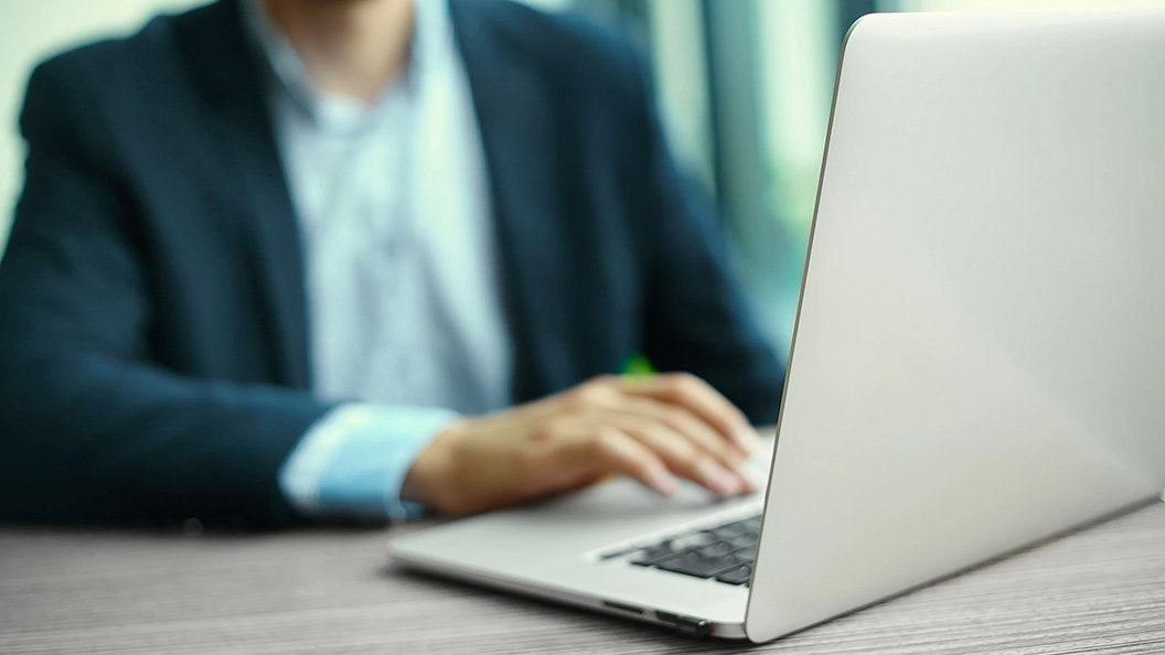 Ισχυρές-παρέμειναν-οι-παγκόσμιες-πωλήσεις-υπολογιστών-το-2ο-τρίμηνο-του-2025