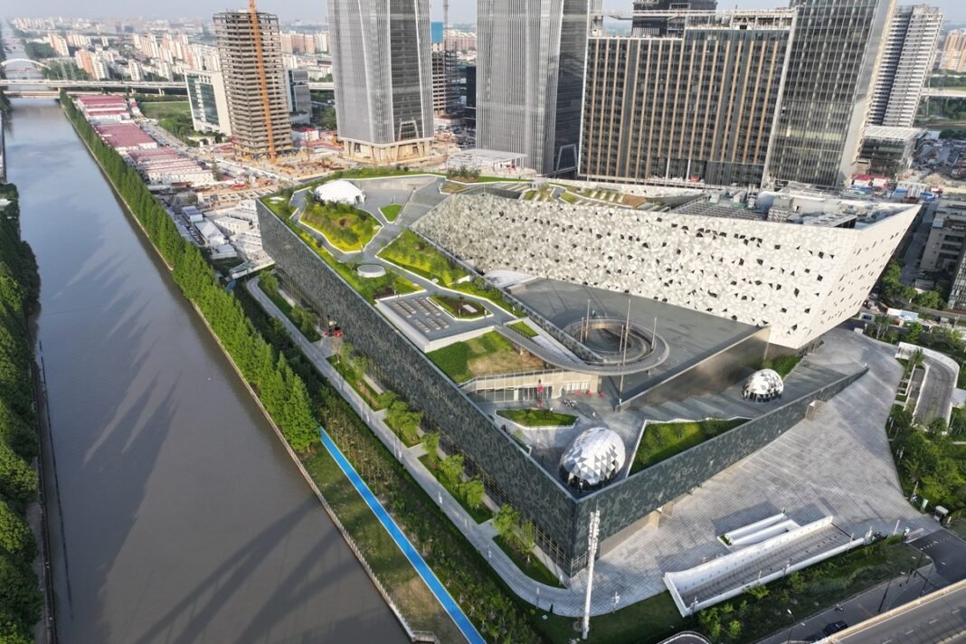 Ζαντζιάνγκ:-Η-Κίνα-εγκαινίασε-την-πρώτη-«έξυπνη»-πόλη-Τεχνητής-Νοημοσύνης