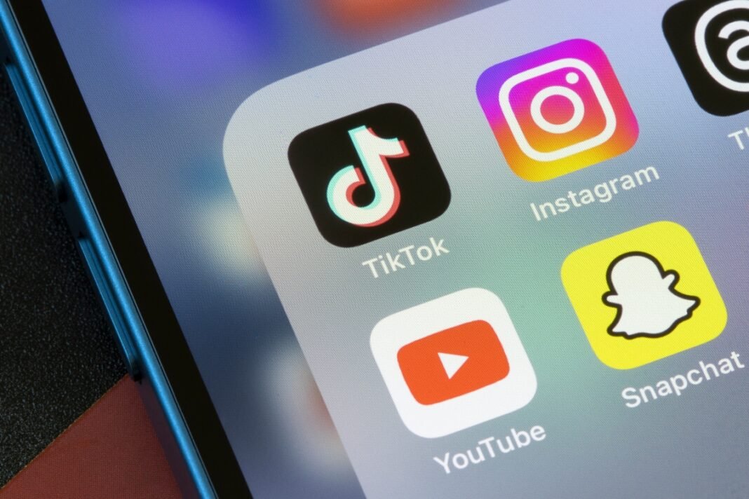 Γιατί-η-Κομισιόν-βάζει-στο-στόχαστρο-snapchat,-youtube,-app-store-και-google-play