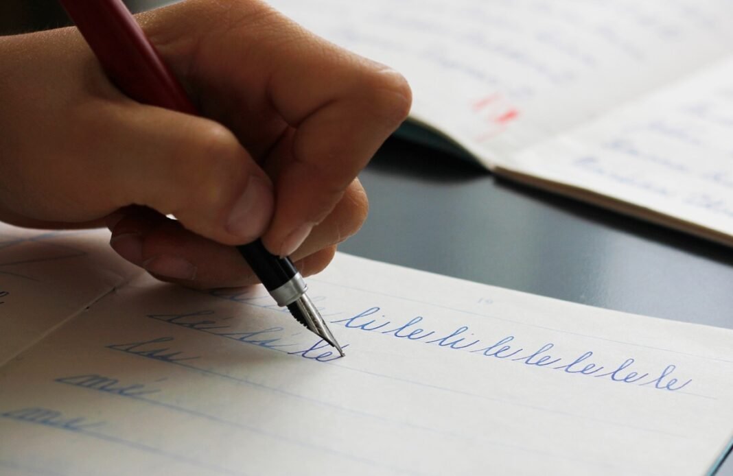 Τέλος-τα-laptops:-Το-χειρόγραφο-επιστρέφει-χάρη-στην…-ai