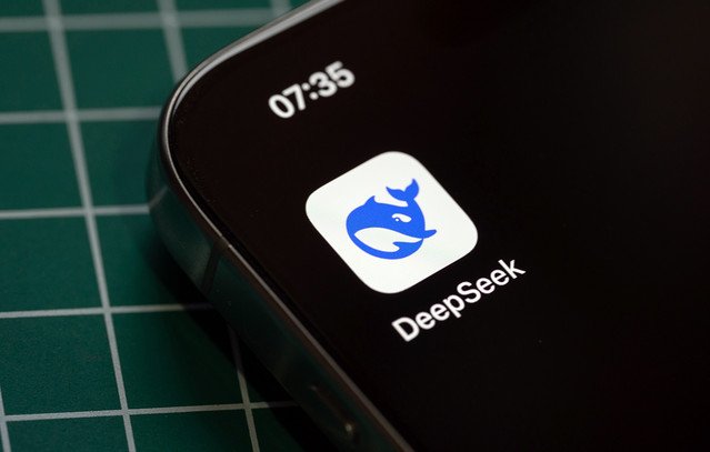 Η-deepseek-παρουσίασε-δύο-νέα-μοντέλα-τεχνητής-νοημοσύνης