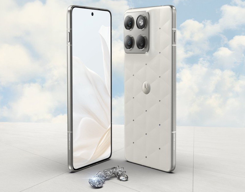 motorola-swarovski-crystal-edge-70:-το-πιο…-λαμπερό-κινητό