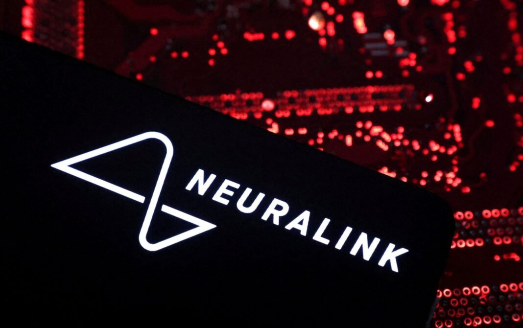neuralink:-Σχεδιάζει-την-παραγωγή-«μεγάλου-όγκου»-εγκεφαλικών-εμφυτευμάτων-από-το-2026
