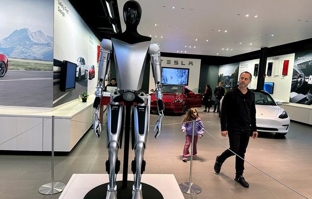 Ο-Έλον-Μασκ-θέλει-την-παραγωγή-του-ανθρωποειδούς-ρομπότ-optimus-στις-ΗΠΑ-–-Το-κρίσιμο-εμπόδιο-της-Κίνας