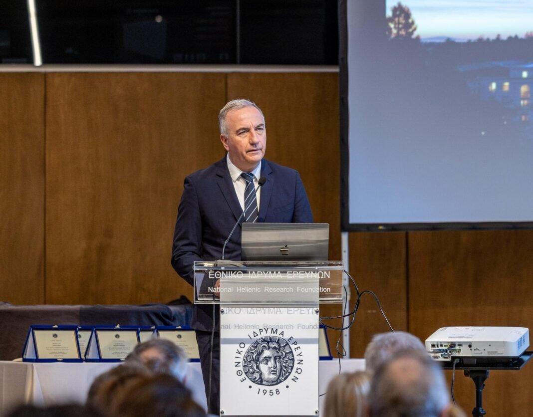 Καλαφάτης:-Στήριξη-σε-προσπάθειες-που-προάγουν-την-ανθρώπινη-διάσταση-έρευνας-και-καινοτομίας