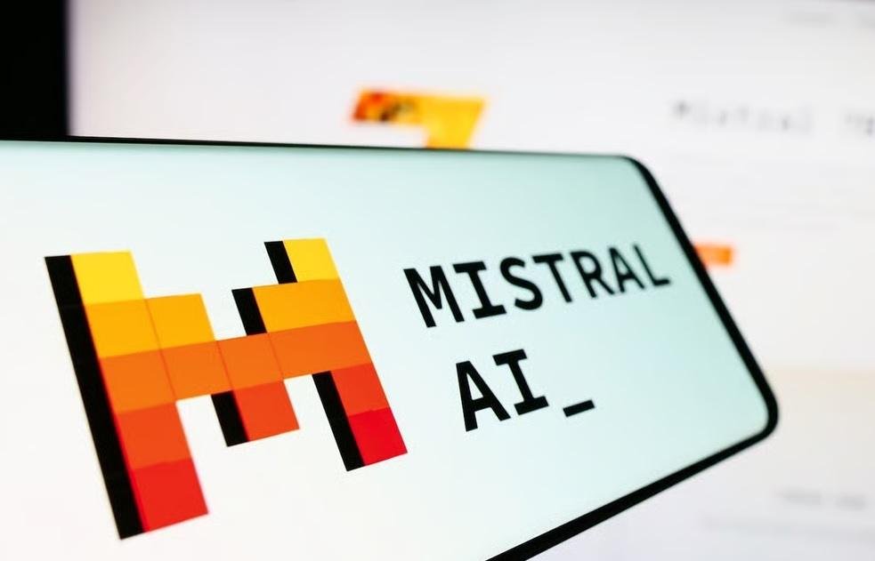 mistral:-Η-ευρωπαϊκή-απάντηση-στην-openai-επενδύει-δισ.-για-υποδομές-ΑΙ-στη-Σουηδία