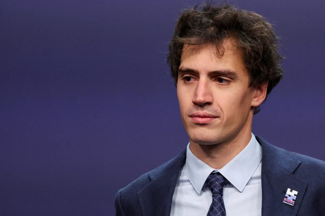 mistral:-Στόχος-το-1-δισ.-έσοδα-το-2026-εν-μέσω-φόβων…-Τραμπ