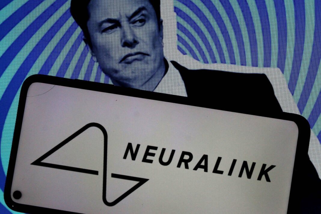 Έλον-Μασκ-και-neuralink:-Το-εμφύτευμα-«Τηλεπάθεια»-αλλάζει-τα-δεδομένα-στην-αναπηρία