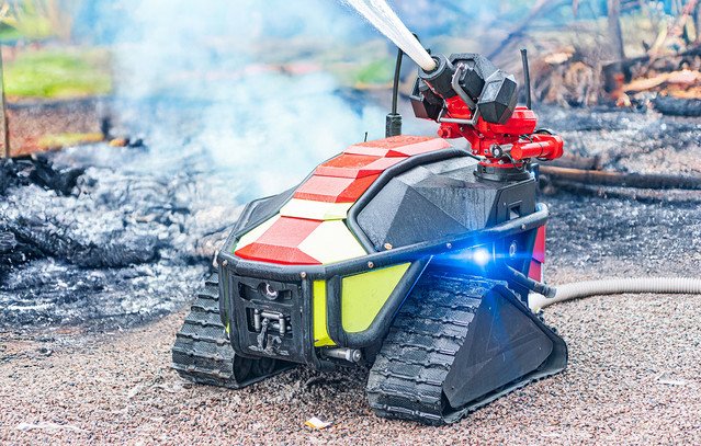 Πυροσβέστες-ΑΙ:-Ρομπότ-που-σβήνουν-φωτιές-με-ακρίβεια-99,67%