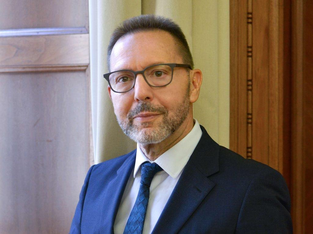 Γιάννης-Στουρνάρας:-Απάτη-στα-social-media-με-τον-διοικητή-της-ΤτΕ