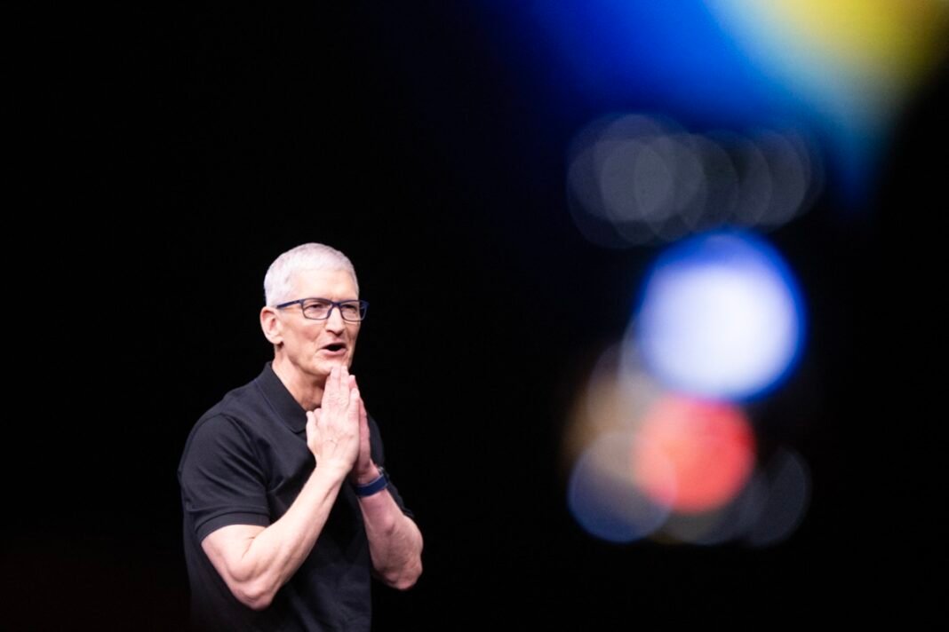 Τιμ-Κουκ:-«Αν-κοιτάς-το-iphone-σου-περισσότερο-από-τους-ανθρώπους,-κάνεις-λάθος»