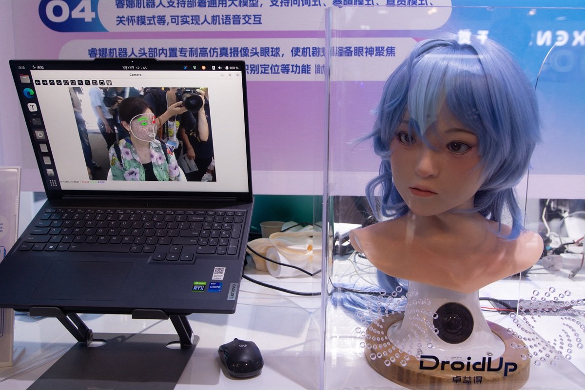 Moya: Το ρομπότ-σύντροφος των 173.000 δολαρίων που μοιάζει σαν πραγματική γυναίκα