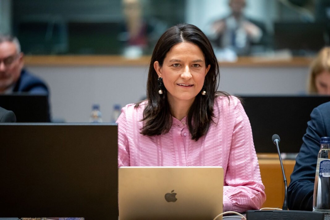 Τεχνητή-νοημοσύνη:-Οι-3-άξονες-Κεραμέως-για-την-αξιοποίηση-της-ΑΙ-υπέρ-των-εργαζομένων