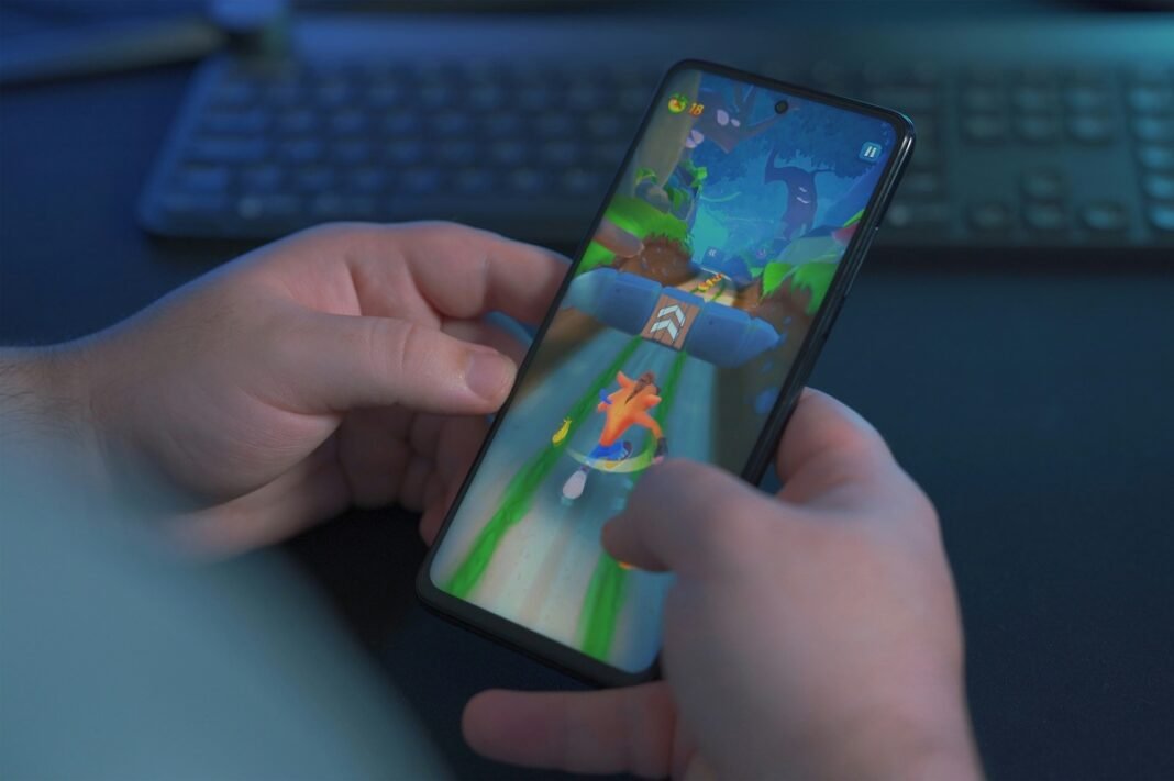 Η-«επιδημία»-της-οθόνης:-Πώς-τα-social-media-μας-κοστίζουν-5-χρόνια-ζωής