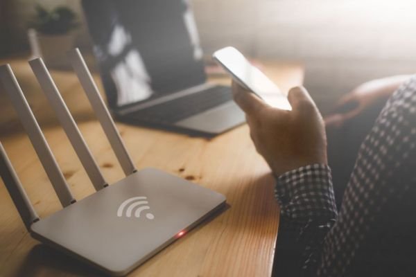 wi-fi:-Έρχεται-το-τέλος-του;-–-Η-τεχνολογία-φωτός-που-φέρνει-τα-362-gbps