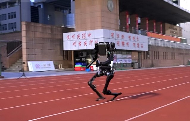 Ανθρωποειδές-ρομπότ-στην-Κίνα-απειλεί-να-σπάσει-το-ρεκόρ-του-Γιουσέιν-Μπολτ-μέχρι-τα-μέσα-του-2026 