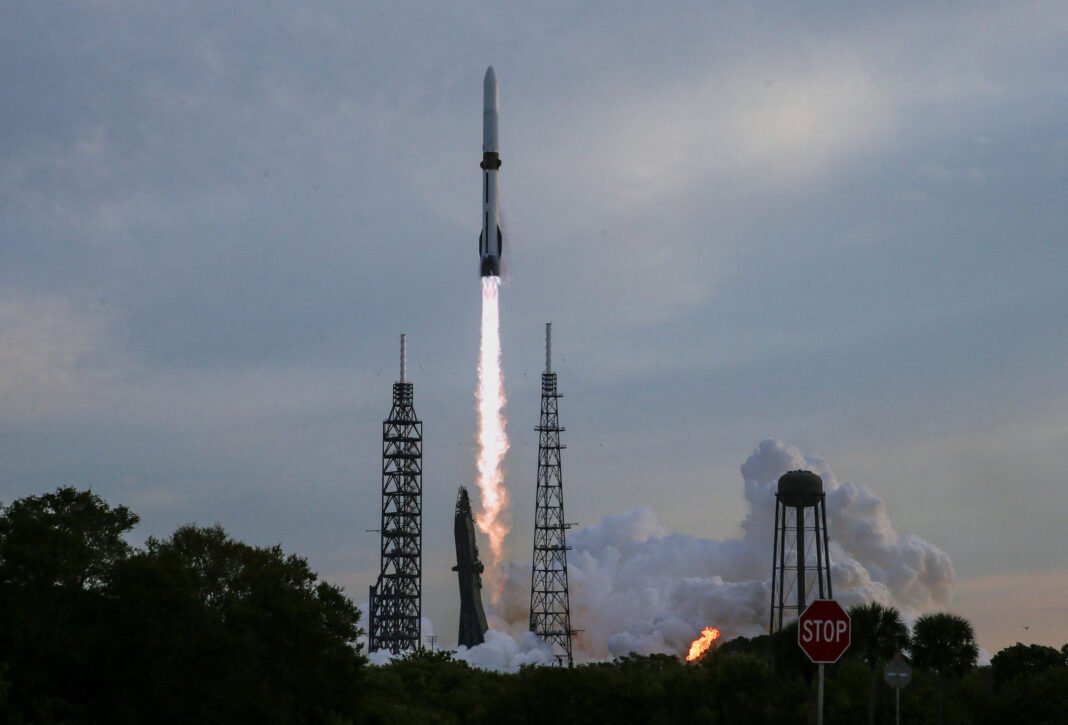 blue-origin:-Προσγείωση-για-πρώτη-φορά-του-πυραύλου-new-glenn,-κλιμάκωση-ανταγωνισμού-με-spacex