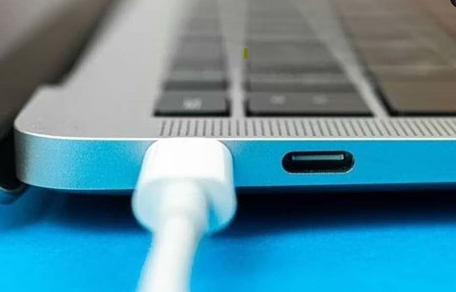 Φορτιστές:-Υποχρεωτικό-το-usb-c-σε-όλα-τα-laptop-στην-ΕΕ