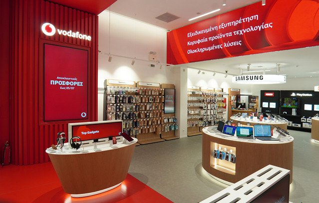 Η-vodafone-μετασχηματίζει-τα-καταστήματά-της-σε-ολοκληρωμένους-προορισμούς-τεχνολογίας-με-επένδυση-άνω-των-e15-εκατ. Η-vodafone-μετασχηματίζει-τα-καταστήματά-της-σε-ολοκληρωμένους-προορισμούς-τεχνολογίας-με-επένδυση-άνω-των-e15-εκατ.