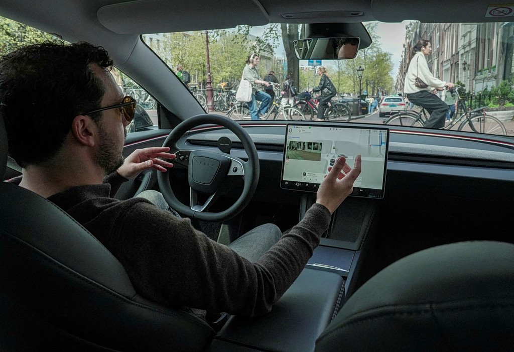 tesla:-Η-Σουηδία-μπλοκάρει-το-full-self-driving-στην-Ευρώπη-λόγω-υπέρβασης-ορίων-ταχύτητας