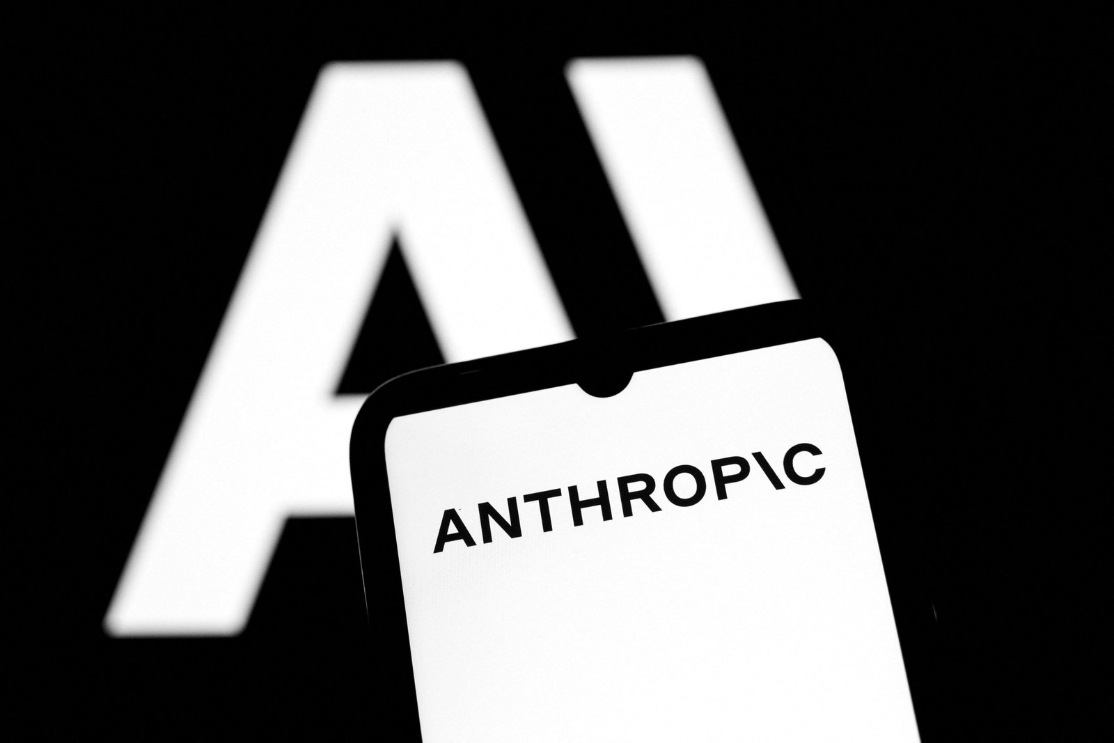 Anthropic: Αντιδράσεις για τα νέα AI μοντέλα που «κόβουν ταχύτητα» όταν εντοπίζουν έρευνα τεχνητής νοημοσύνης