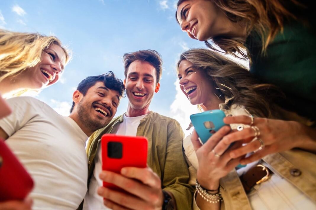 Πώς-η-τεχνητή-νοημοσύνη-στα-social-media-μπορεί-να-διαμορφώνει-τη-δημόσια-γνώμη