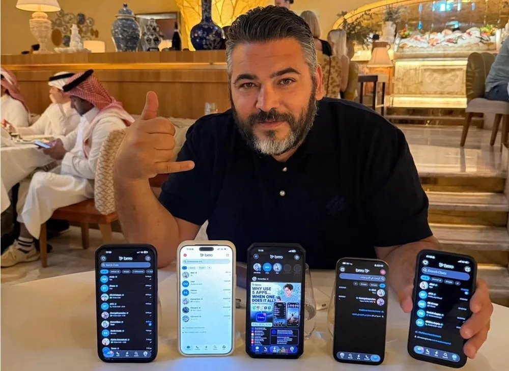 brrro:-Ποιο-είναι-το-ελληνικό-app-που-«εκτόπισε»-whatsapp,-viber-και-chatgpt-από-την-κορυφή-του-app-store