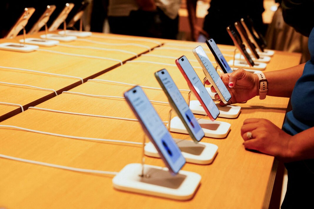 apple:-Κρατά-σταθερές-τις-τιμές-του-iphone-και-«τρέχει»-τις-πωλήσεις apple:-Κρατά-σταθερές-τις-τιμές-του-iphone-και-«τρέχει»-τις-πωλήσεις