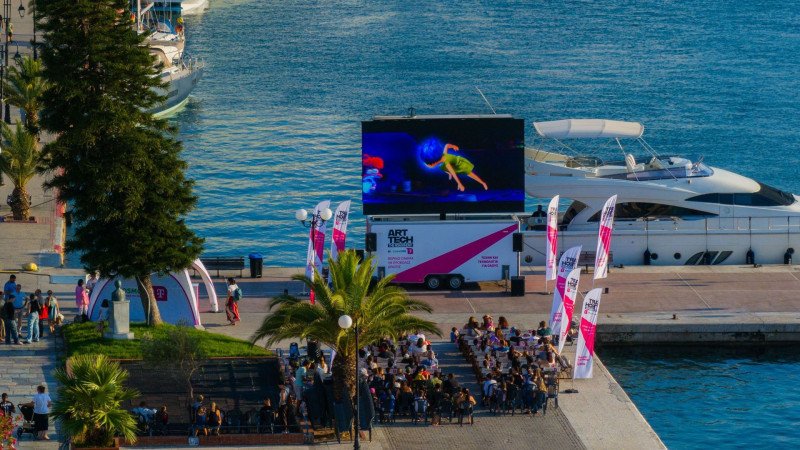 COSMOTE_TELEKOM_ART_TECH_-_The_Roadshow_2_002_5f8ba.jpg