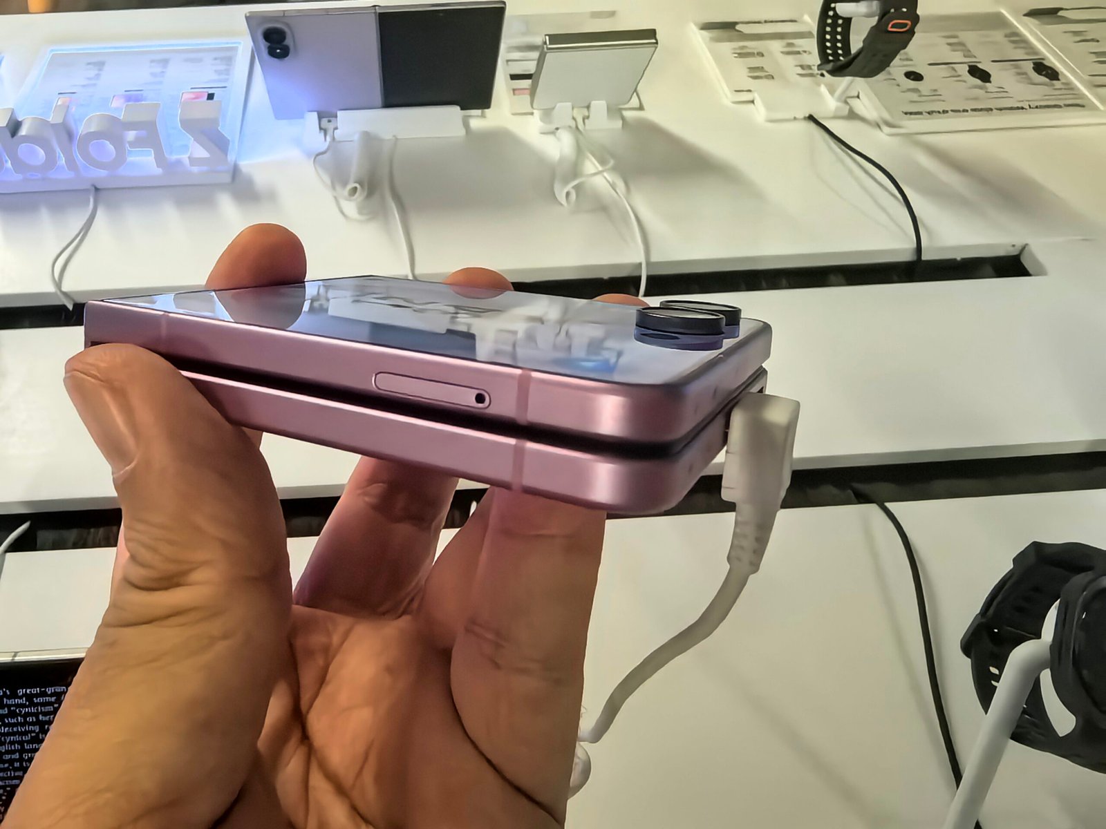 Samsung Galaxy Z Flip 8