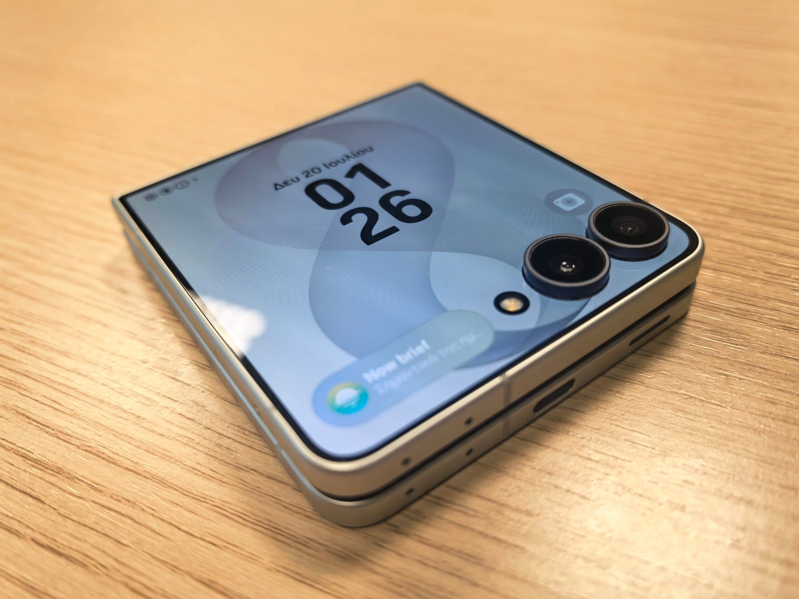 Samsung Galaxy Z Flip 8