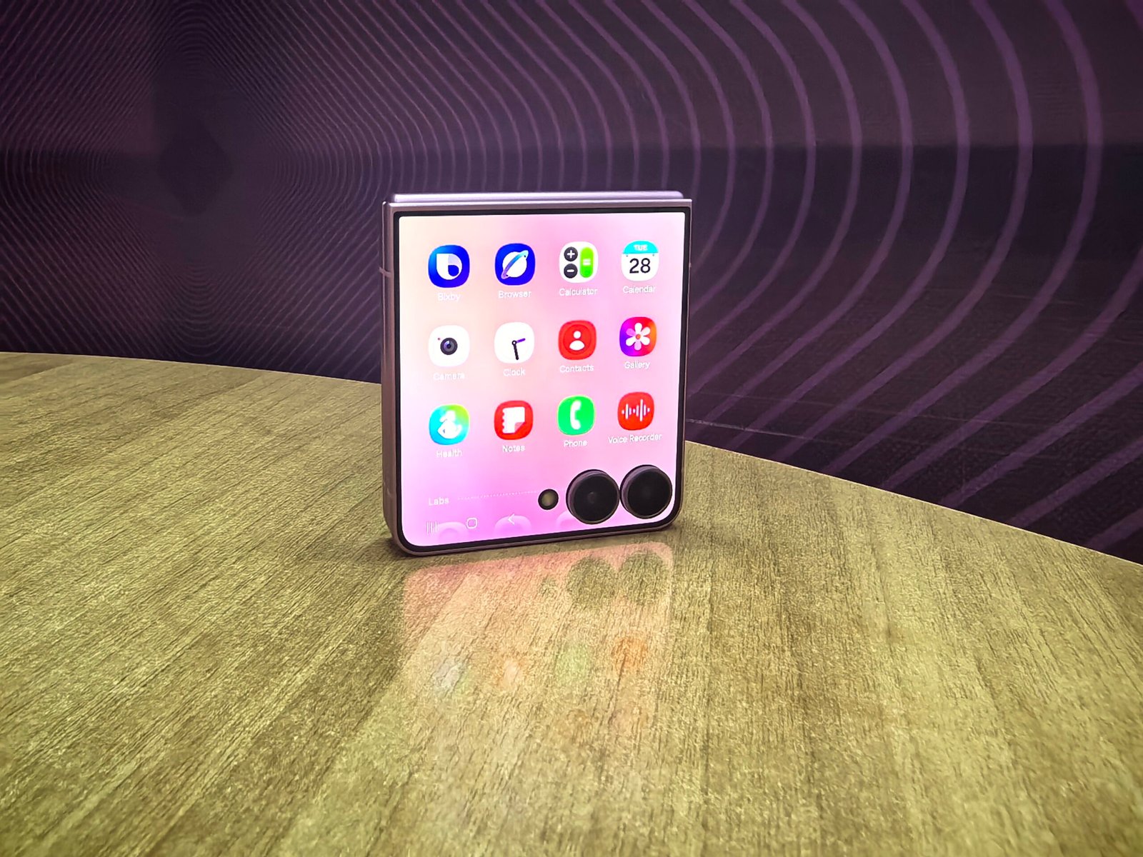 Samsung Galaxy Z Flip 8