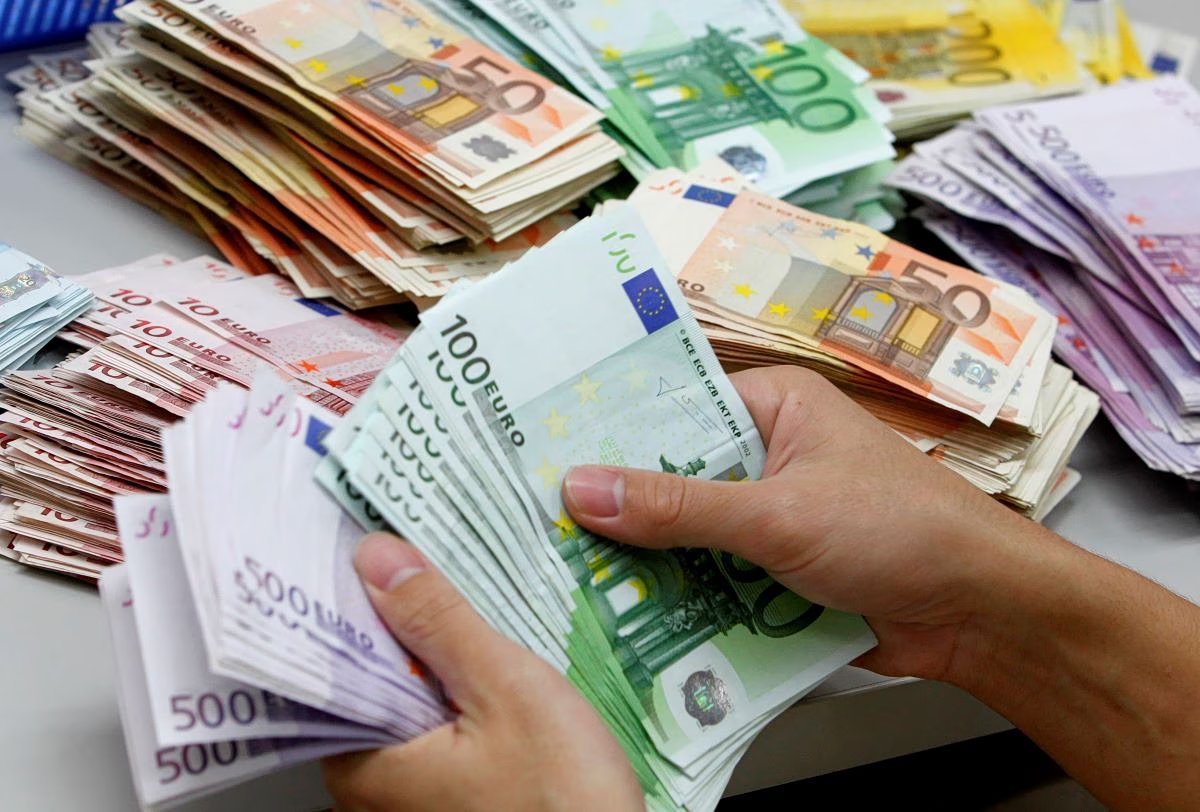 Τεχνητή-Νοημοσύνη:-Οι-κυβερνήσεις-βάζουν-ένα-επικίνδυνο-στοίχημα-για-να-πληρώσουν-τους-λογαριασμούς