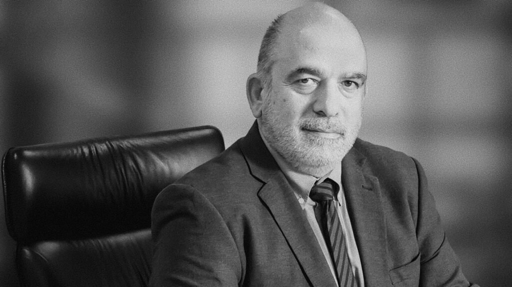 Απεβίωσε-ο-πρόεδρος-της-ΕΕΤΤ-Δημήτρης-Βαρουτάς,-σε-ηλικία-56-ετών
