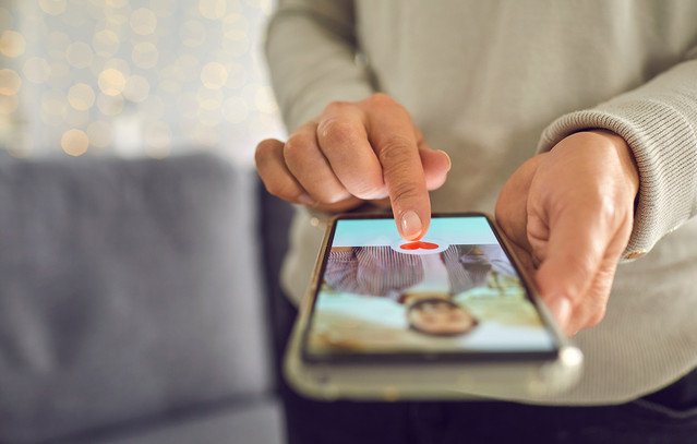 Το-linkedin-γίνεται-το-νέο-tinder;-Η-νέα-τάση-στις-γνωριμίες Το-linkedin-γίνεται-το-νέο-tinder;-Η-νέα-τάση-στις-γνωριμίες