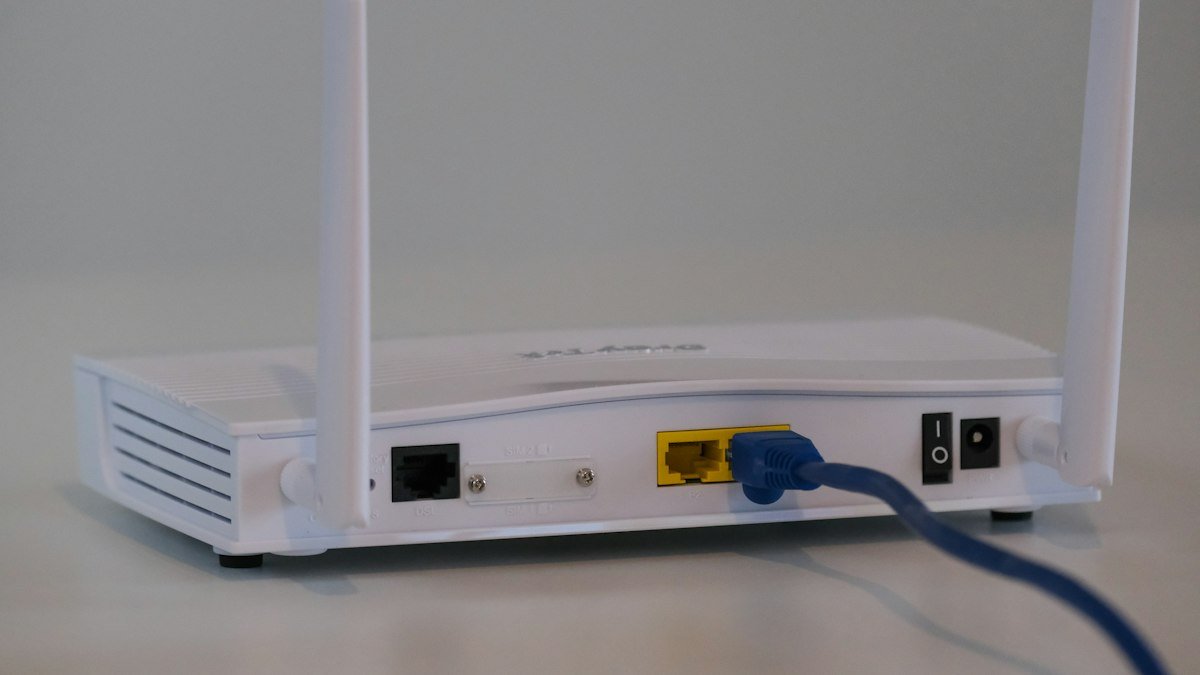 Router ευρυζωνικής σύνδεσης για πακέτα οπτικής ίνας και κινητής