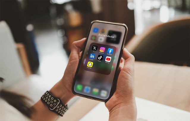 Παιδιά-και-social-media:-Τι-προβλέπει-η-ελληνική-ρύθμιση,-ποιες-αλλαγές-αναμένονται,-πώς-θα-ελέγχεται-η-ηλικία; Παιδιά-και-social-media:-Τι-προβλέπει-η-ελληνική-ρύθμιση,-ποιες-αλλαγές-αναμένονται,-πώς-θα-ελέγχεται-η-ηλικία;