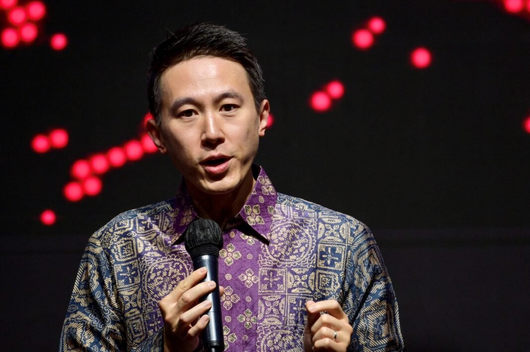 ceo-tiktok:-Η-ai-μπορεί-να-φέρει-μεγάλες-επιστημονικές-ανακαλύψεις-μέσα-στην-επόμενη-τριετία