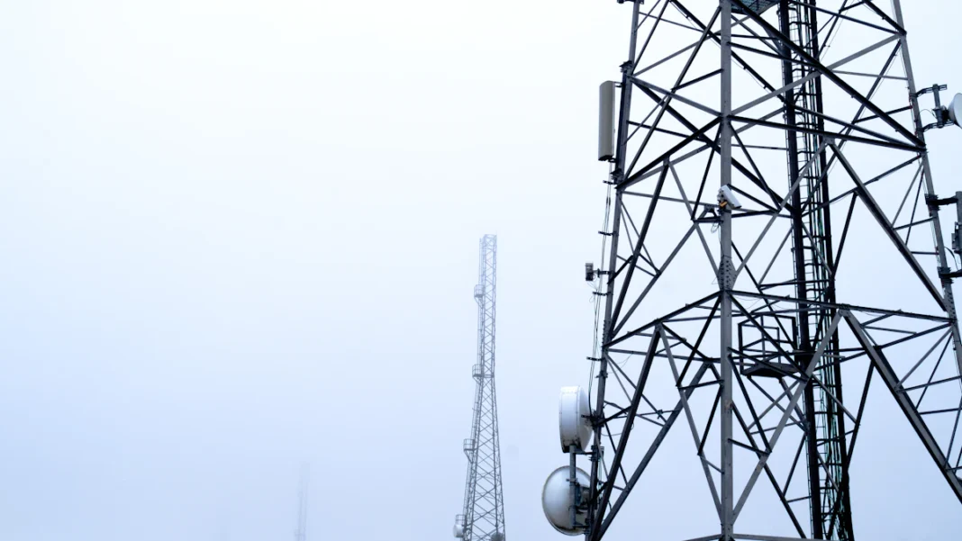 5g-plus-fwa-home-broadband Κεραίες κινητής τηλεφωνίας που υποστηρίζουν υπηρεσίες 5G και ασύρματου Internet